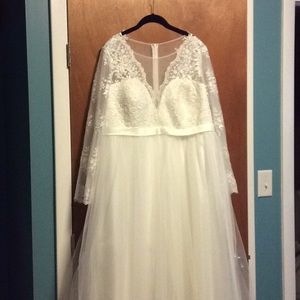 Long sleeved plus wedding dress, lace & tulle